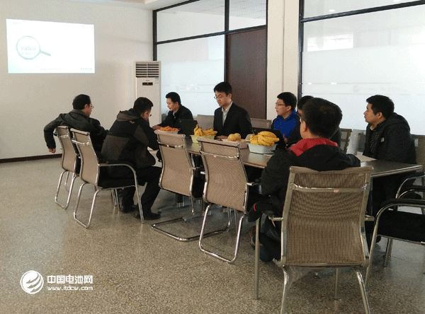 公安部消防專家調(diào)研創(chuàng)為新能源汽車用火災(zāi)預(yù)警探測(cè)器 公安部消防專家調(diào)研創(chuàng)為新能源汽車用火災(zāi)預(yù)警探測(cè)器