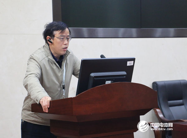 主持人中南大學化學電源與材料研究所唐有根教授 主持人中南大學化學電源與材料研究所唐有根教授