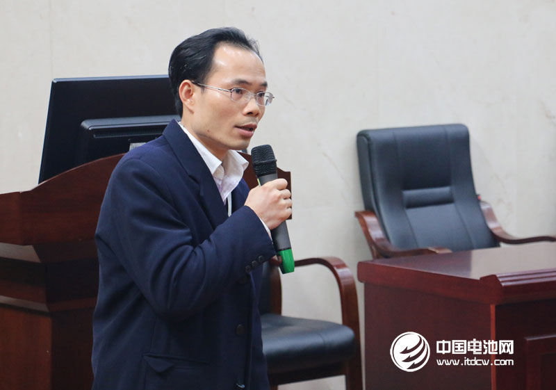 湖南長遠鋰科有限公司總經理助理/金瑞科技電池材料技術中心副主任黃承煥發表主題演講 湖南長遠鋰科有限公司總經理助理/金瑞科技電池材料技術中心副主任黃承煥發表主題演講