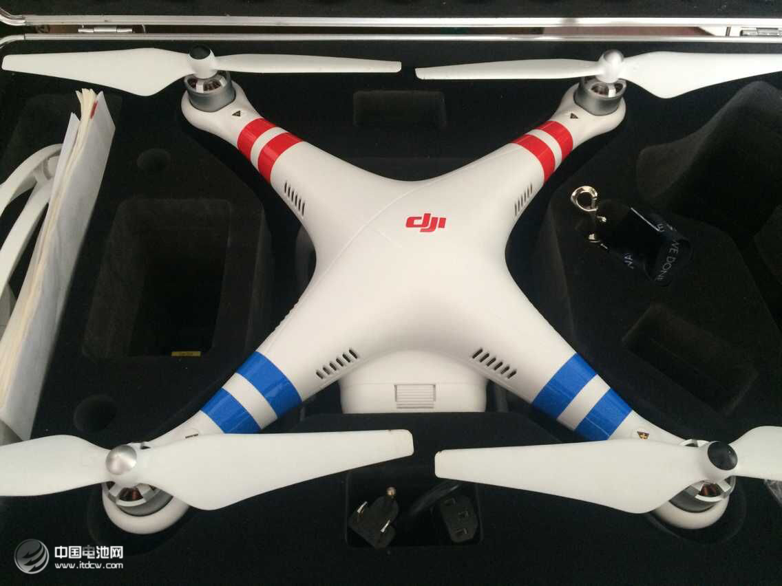 無人機再不是“想飛就能飛” 聚焦無人機實名制登記 無人機再不是“想飛就能飛” 聚焦無人機實名制登記