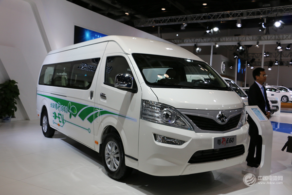 新能源汽車跑出“新動力” 產(chǎn)銷規(guī)模躍居全球第一 新能源汽車跑出“新動力” 產(chǎn)銷規(guī)模躍居全球第一