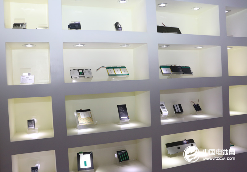 1-6月國內手機市場出貨量2.39億部 國產手機仍靠“薄利多銷”