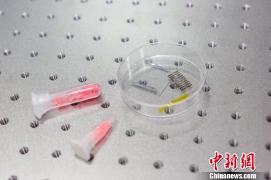 中國發現新型發電材料:未來可用衣服給手機充電 中國發現新型發電材料:未來可用衣服給手機充電