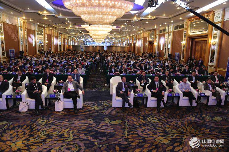2017年中國鋰電新能源產業國際高峰論壇現場