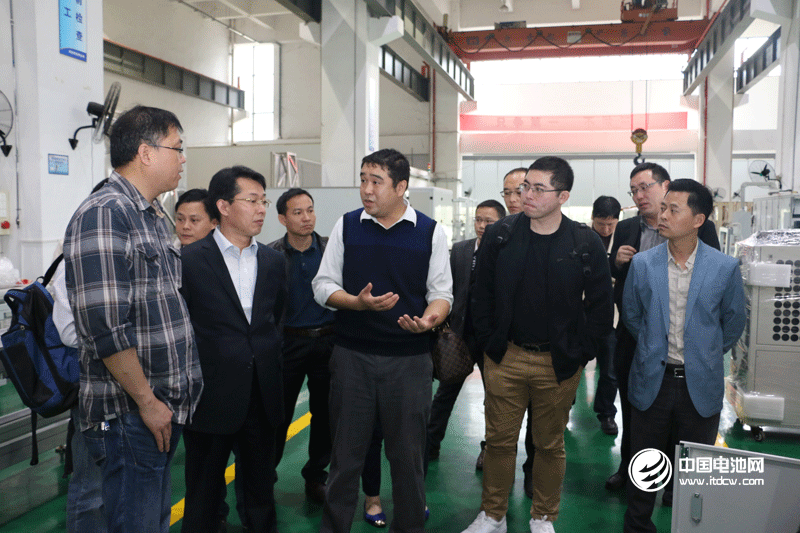 中國鋰電新能源產(chǎn)業(yè)鏈調(diào)研團(tuán)參觀大族激光設(shè)備生產(chǎn)車間 中國鋰電新能源產(chǎn)業(yè)鏈調(diào)研團(tuán)參觀大族激光設(shè)備生產(chǎn)車間