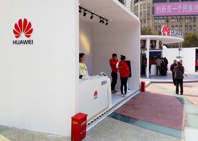 智能手機進入創新瓶頸期 出貨量大跌巨頭暗戰海外市場