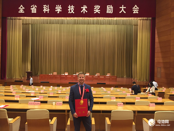 奧冠集團首席專家默茨榮獲“山東省國際科學技術合作獎”