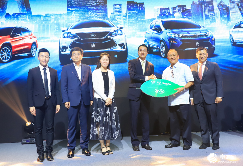 巴拉望省長Jose CH.Alvarez成為比亞迪全球第35萬個新能源車主 巴拉望省長Jose CH.Alvarez成為比亞迪全球第35萬個新能源車主