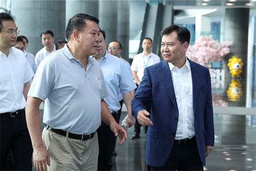 蘇寧發力新能源汽車 與北汽洽談戰略布局 蘇寧發力新能源汽車 與北汽洽談戰略布局