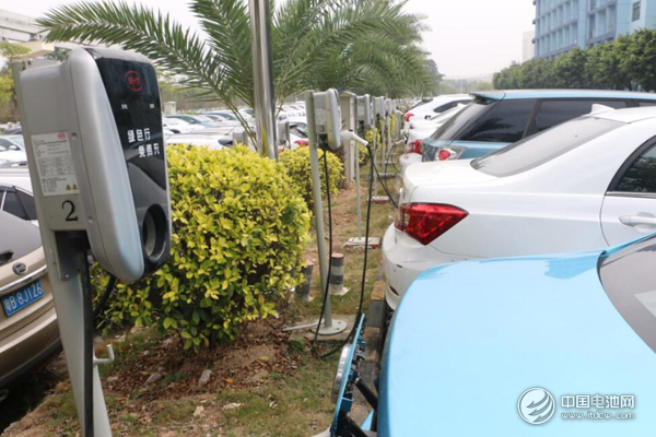 上半年新能源車銷量同比翻番 機構(gòu)三邏輯篩出4只潛力股