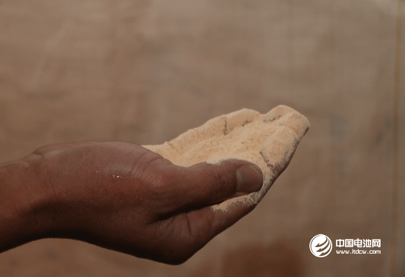 鈷鋰價(jià)格跌幅超預(yù)期 被“打臉”的分析師能否挽回面子? 鈷鋰價(jià)格跌幅超預(yù)期 被“打臉”的分析師能否挽回面子?