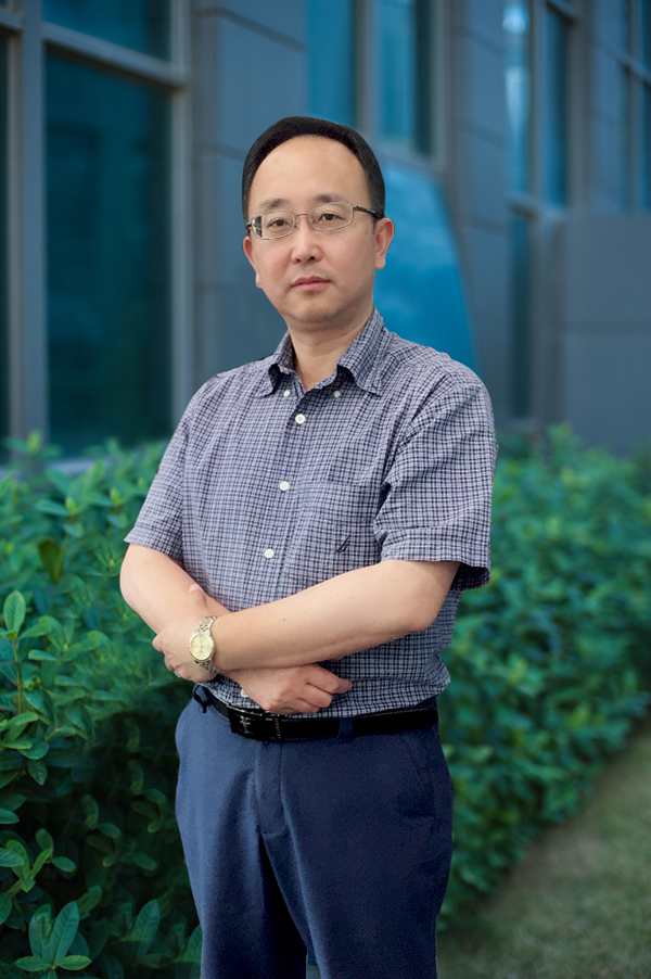 第8屆（2018年）中國(guó)電池行業(yè)年度人物：梁銳