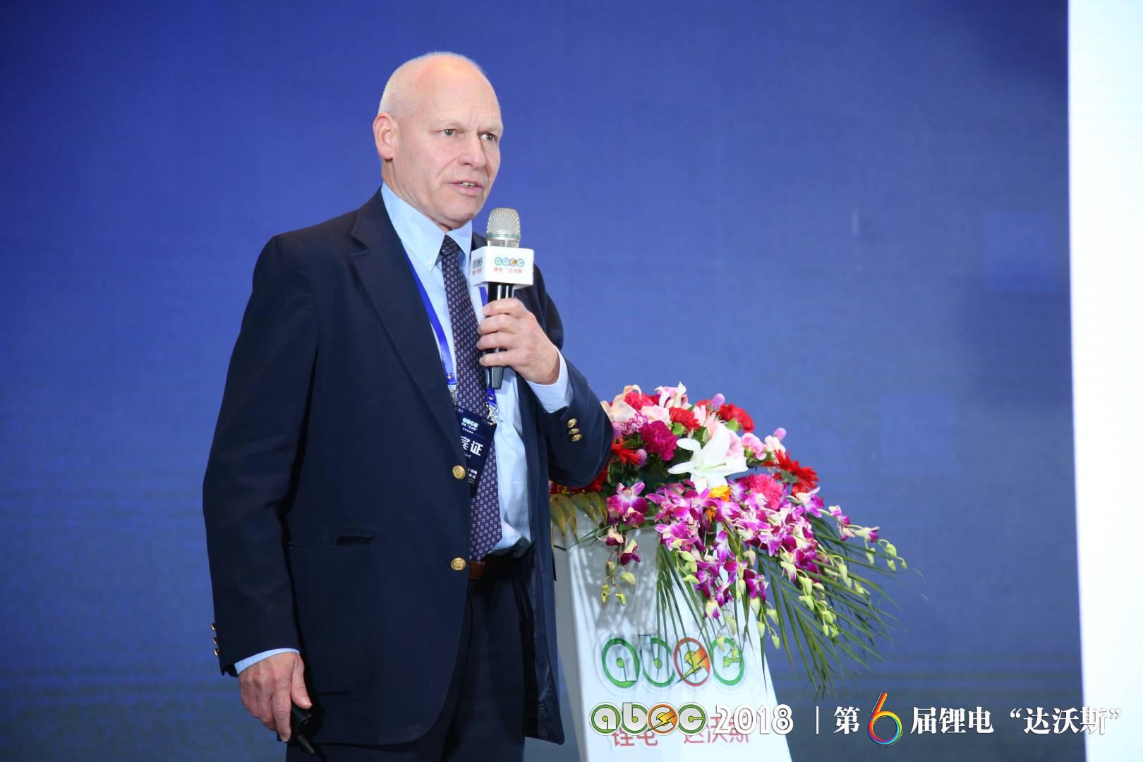 美國錳業公司高級顧問保羅B·曼森