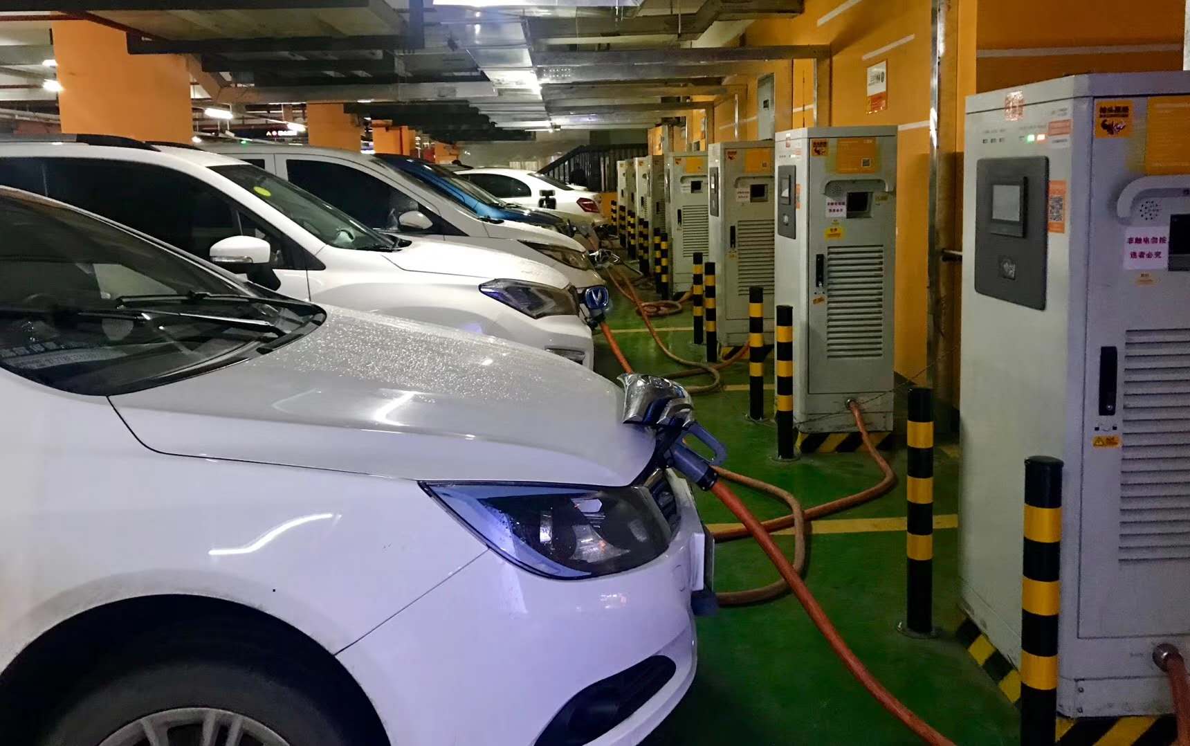 各地推進充電設施建設 充電樁行業發展正當時 各地推進充電設施建設 充電樁行業發展正當時