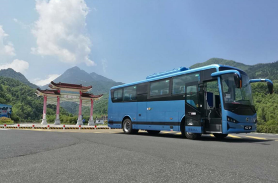 “云端”上的綠色行者 比亞迪C7首登黃山試運行 “云端”上的綠色行者 比亞迪C7首登黃山試運行