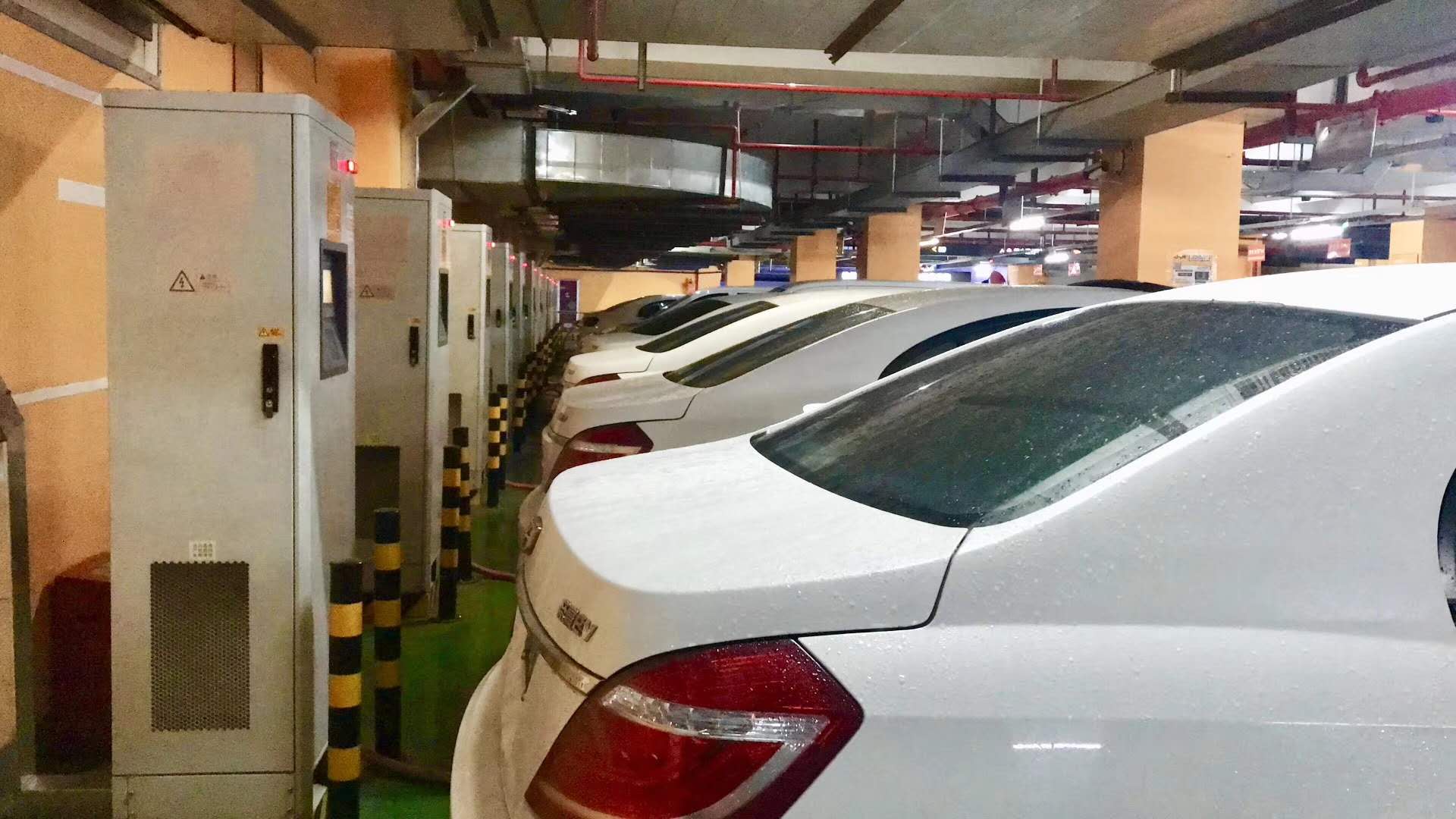 16家整車企業僅4家凈利預增 預虧車企平均降幅高達76%