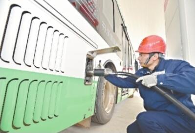 湖北首個固定式加氫站在漢投用