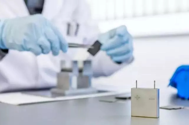 瑞士創企宣稱開發出超級電池 電動汽車可續航上千公里