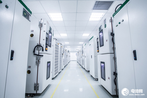 蜂巢能源開啟動力電池“疊時代” 讓電動汽車更“性感” 蜂巢能源開啟動力電池“疊時代” 讓電動汽車更“性感”