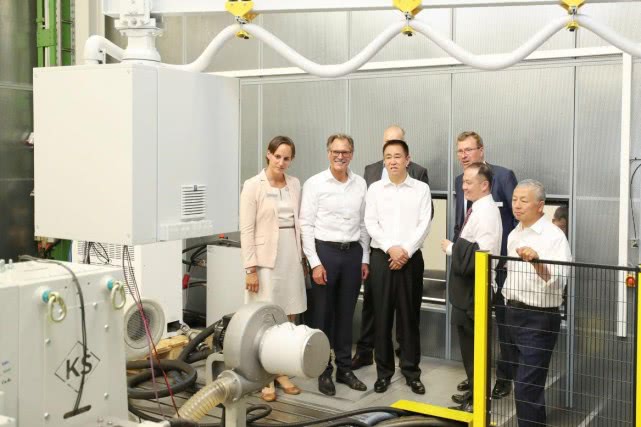 許家印考察德國hofer測試中心 許家印考察德國hofer測試中心