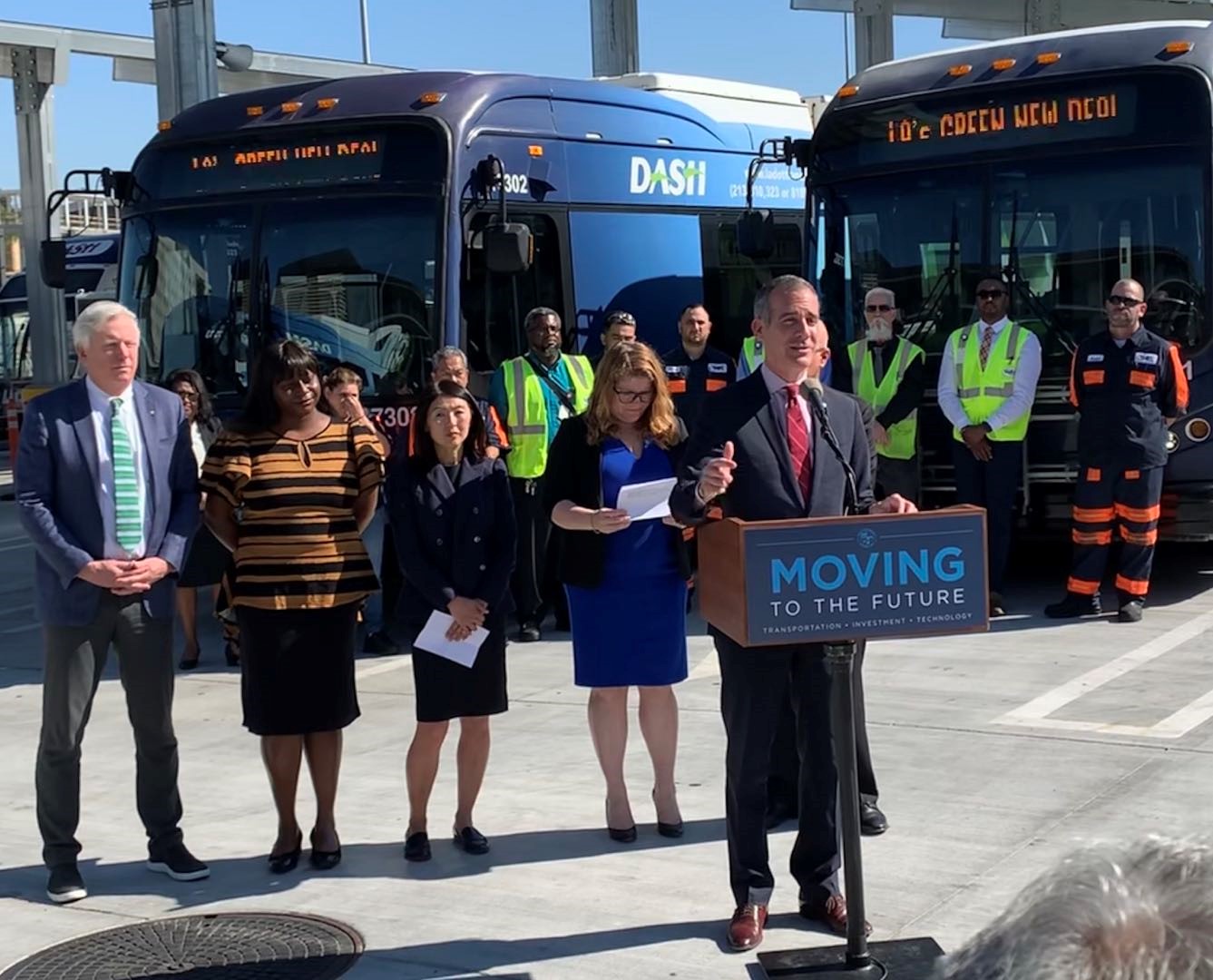 賈西迪宣布美國歷史上最大的純電動大巴訂單——155臺 賈西迪宣布美國歷史上最大的純電動大巴訂單——155臺