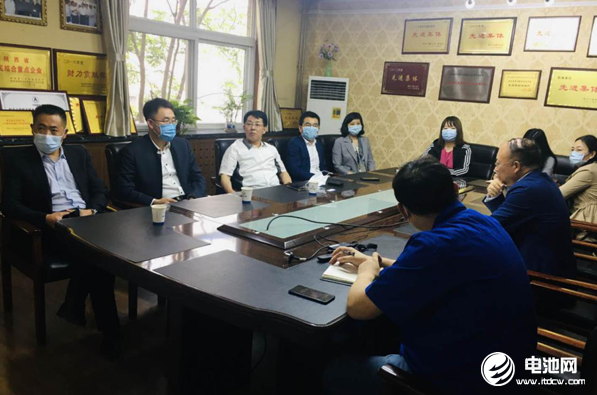 中國(guó)電池新能源產(chǎn)業(yè)鏈調(diào)研團(tuán)一行與航天華陽相關(guān)領(lǐng)導(dǎo)交流、座談 中國(guó)電池新能源產(chǎn)業(yè)鏈調(diào)研團(tuán)一行與航天華陽相關(guān)領(lǐng)導(dǎo)交流、座談
