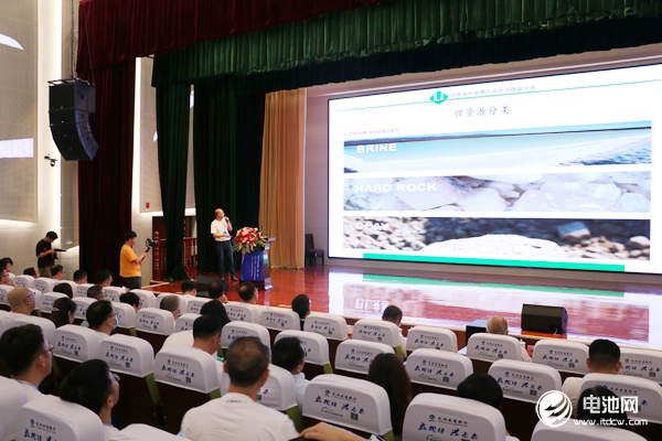 電池百人會(huì)企業(yè)家“問道”長(zhǎng)興暨后疫情時(shí)代·2020中國(guó)電池新能源產(chǎn)業(yè)鏈生態(tài)健康發(fā)展企業(yè)家論壇現(xiàn)場(chǎng) 電池百人會(huì)企業(yè)家“問道”長(zhǎng)興暨后疫情時(shí)代·2020中國(guó)電池新能源產(chǎn)業(yè)鏈生態(tài)健康發(fā)展企業(yè)家論壇現(xiàn)場(chǎng)