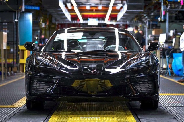 擺脫排放法規(guī)限制 分析師：電動車型換代周期較燃油車或?qū)⒀娱L