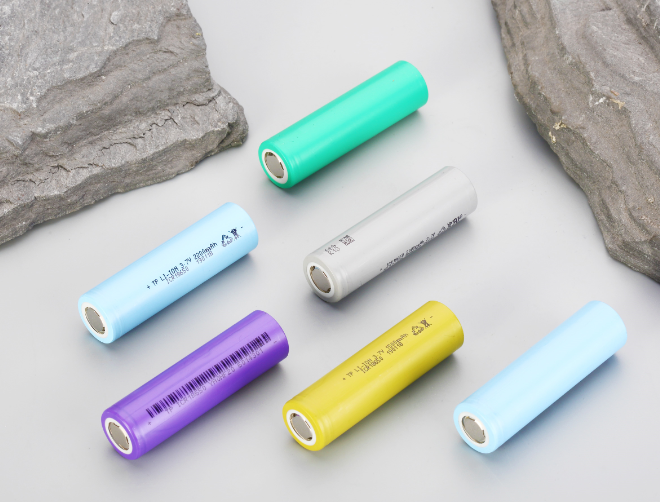 蔚藍鋰芯上半年預盈超3.4億 積極探索便攜儲能等領域