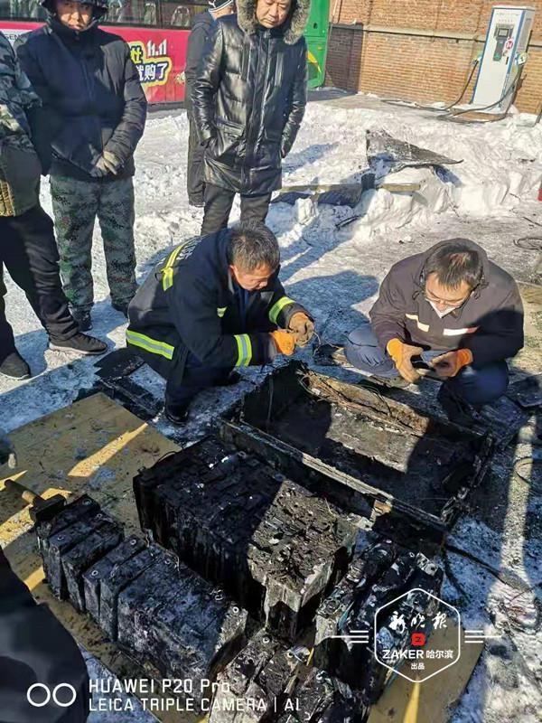 亞星客車電動公交充電起火  消防部門：電池加熱系統異常所致