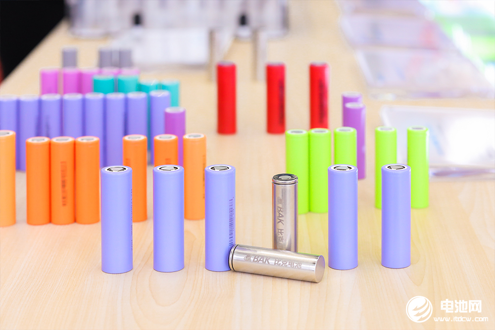 電動(dòng)汽車,圓柱電池,鋰電池 電動(dòng)汽車,圓柱電池,鋰電池