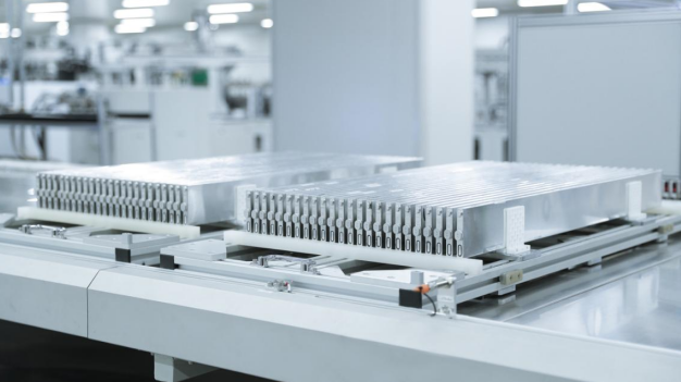 圖注:比亞迪刀片電池解決消費(fèi)者最關(guān)心的安全痛點(diǎn) 圖注:比亞迪刀片電池解決消費(fèi)者最關(guān)心的安全痛點(diǎn)