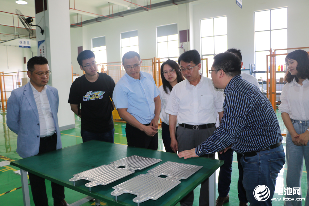 寧德時(shí)代與飛榮達(dá)簽署五年長(zhǎng)單 預(yù)計(jì)采購(gòu)電池結(jié)構(gòu)件36億元 寧德時(shí)代與飛榮達(dá)簽署五年長(zhǎng)單 預(yù)計(jì)采購(gòu)電池結(jié)構(gòu)件36億元