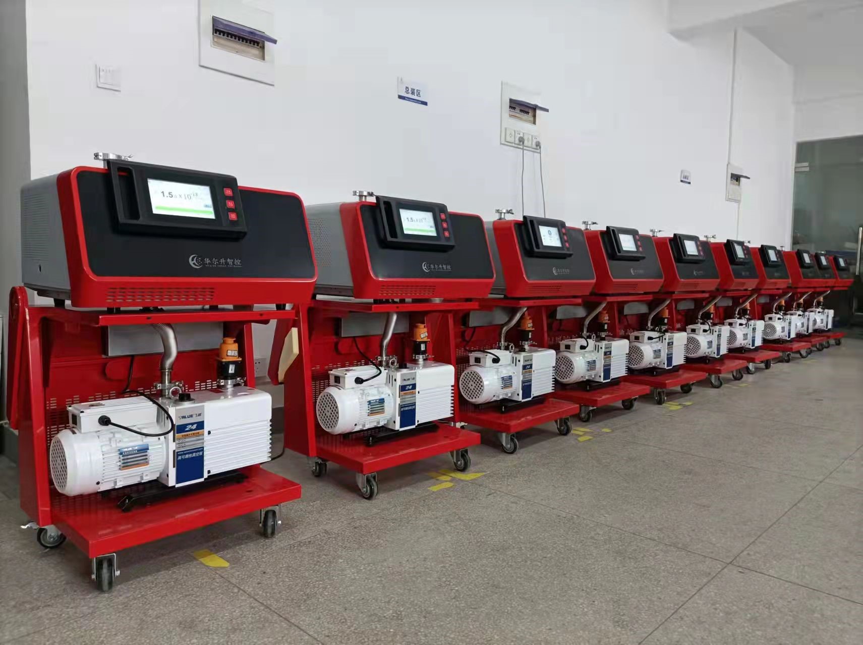 氦質譜檢漏儀老化車間