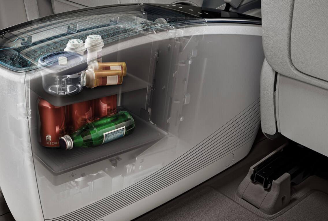 全球首款純電動(dòng)MPV榮威iMAX8 EV開(kāi)啟預(yù)售 全球首款純電動(dòng)MPV榮威iMAX8 EV開(kāi)啟預(yù)售