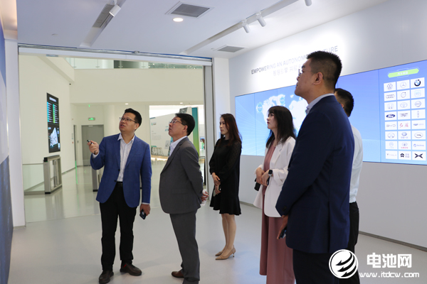 中關村新型電池技術創新聯盟秘書長于清教一行參觀考察海克斯康制造智能