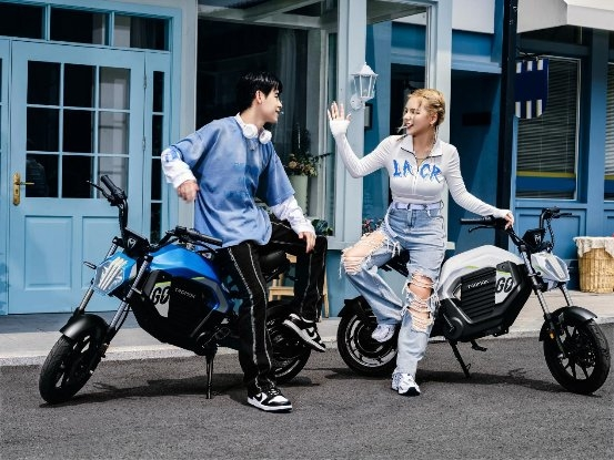 摩獸發(fā)布旗下首款新國(guó)標(biāo)潮玩跨騎電自Pesgo one