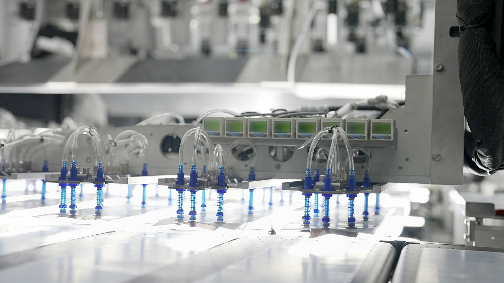 短刀電池迎來(lái)最佳搭檔 蜂巢能源發(fā)布最新一代疊片技術(shù)