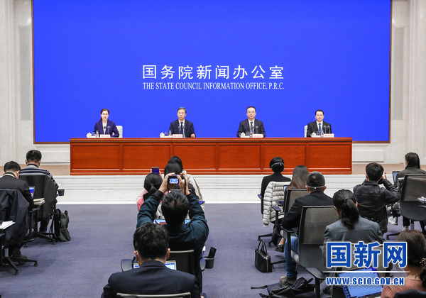 國家發改委：支持新能源汽車等領域消費 保障能源安全穩定供應