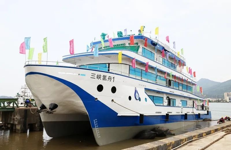 國內(nèi)首艘500kw氫燃料電池動力船下水 續(xù)航里程可達(dá)200km