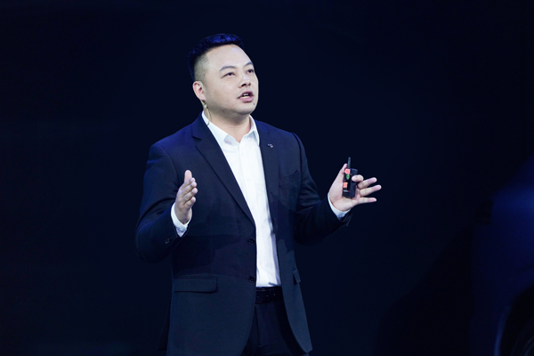 奇瑞汽車股份有限公司副總經理、奇瑞汽車營銷公司總經理、捷途汽車總經理李學用發布鯤鵬超級性能電混C-DM 奇瑞汽車股份有限公司副總經理、奇瑞汽車營銷公司總經理、捷途汽車總經理李學用發布鯤鵬超級性能電混C-DM