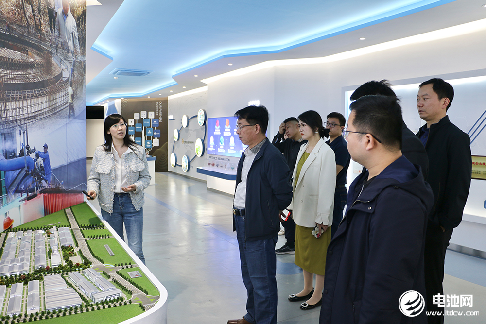 中國電池新能源產(chǎn)業(yè)鏈調(diào)研團一行參觀考察騰遠鈷業(yè) 中國電池新能源產(chǎn)業(yè)鏈調(diào)研團一行參觀考察騰遠鈷業(yè)