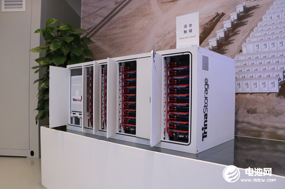 中國(guó)電池新能源產(chǎn)業(yè)鏈調(diào)研團(tuán)一行參觀考察天合儲(chǔ)能