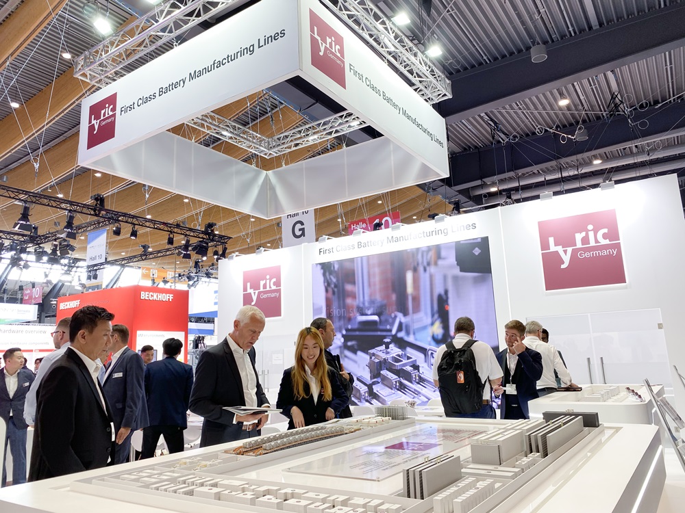 利元亨閃耀2024歐洲電池展 攜固態電池核心裝備等創新工藝亮相 利元亨閃耀2024歐洲電池展 攜固態電池核心裝備等創新工藝亮相