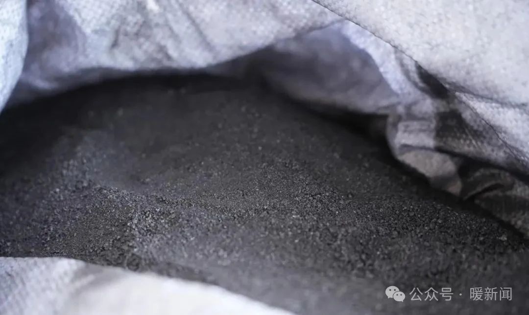 鄂爾多斯新創新材料有限公司首批試生產的鋰離子負極材料產品 鄂爾多斯新創新材料有限公司首批試生產的鋰離子負極材料產品