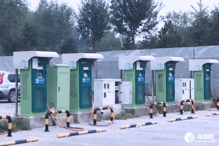 全國充電基礎(chǔ)設(shè)施累計(jì)數(shù)量已超1060萬臺 換電站達(dá)3817座