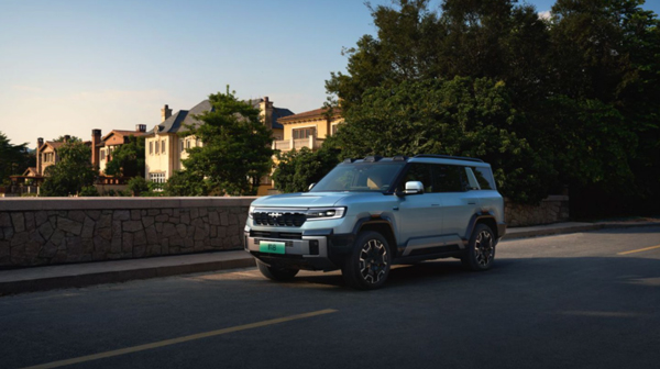 國(guó)貨旗艦來(lái)了！比亞迪華為聯(lián)合發(fā)布方程豹 豹8上市，售價(jià)37.98萬(wàn)元起