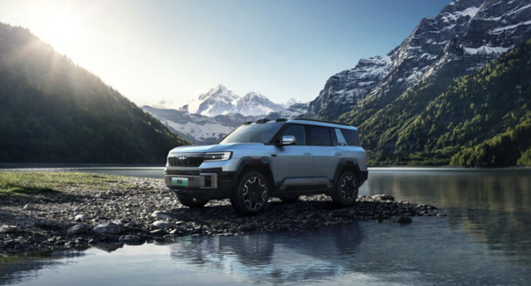 國(guó)貨旗艦來(lái)了！比亞迪華為聯(lián)合發(fā)布方程豹 豹8上市，售價(jià)37.98萬(wàn)元起