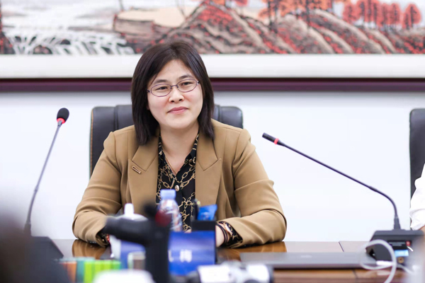 比克電池李鳳梅：祝愿全行業(yè)同仁向“芯”而行，順“芯”如意！