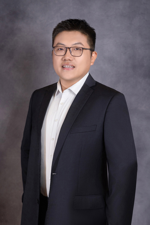 清陶(昆山)能源發(fā)展集團(tuán)股份有限公司 總經(jīng)理 李崢 清陶(昆山)能源發(fā)展集團(tuán)股份有限公司 總經(jīng)理 李崢